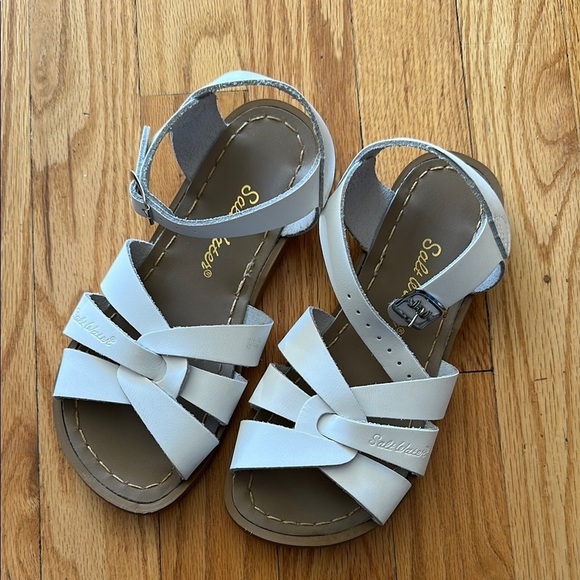 Salt Water sz 3 white leather sandals worn once great pre owned condition - Picture 1 of 4